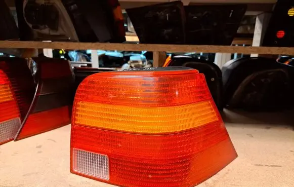 Volkswagen Golf IV Rear/tail lights 1J6945096AA 37740719 1J6945096