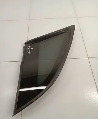 KIA Sorento Rear side window 43R000399 DOT748AS3M35