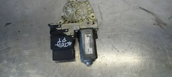 Seat Altea XL Rear door window regulator motor 1K0959704AE