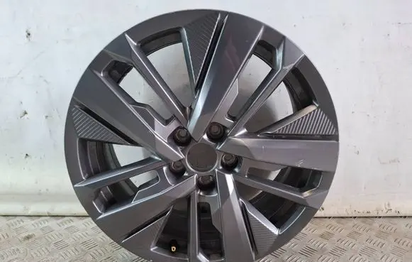 Peugeot 5008 II R18 alloy rim 9842668780
