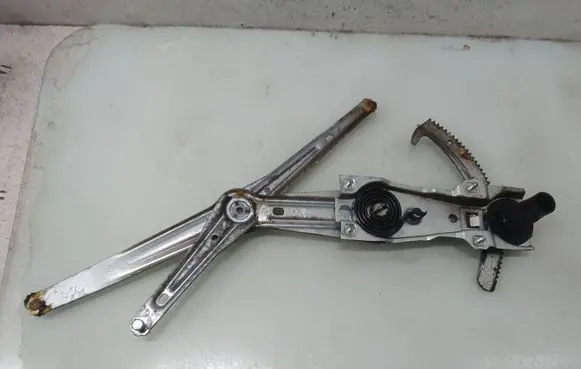 Volvo 940 Front door manual window regulator 