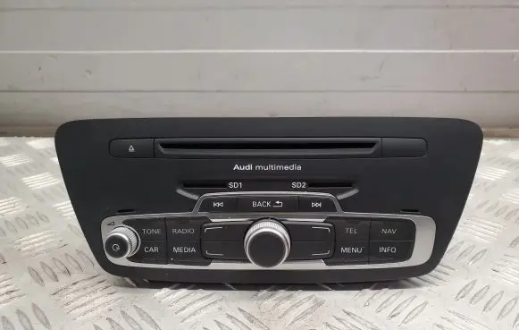 Audi Q3 8U Radio/CD/DVD/GPS head unit 8U0035664F