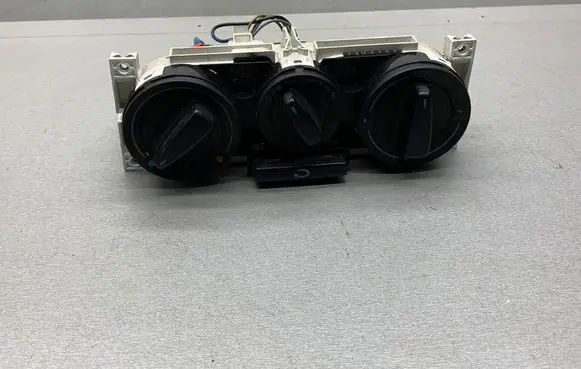 Volkswagen PASSAT B5 Climate control unit 1J0819045G