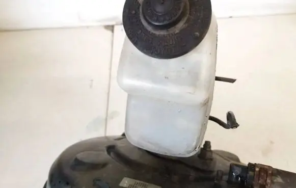 Brake fluid reservoir