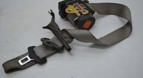 Mercedes-Benz CLK A208 C208 Front seatbelt 560490721