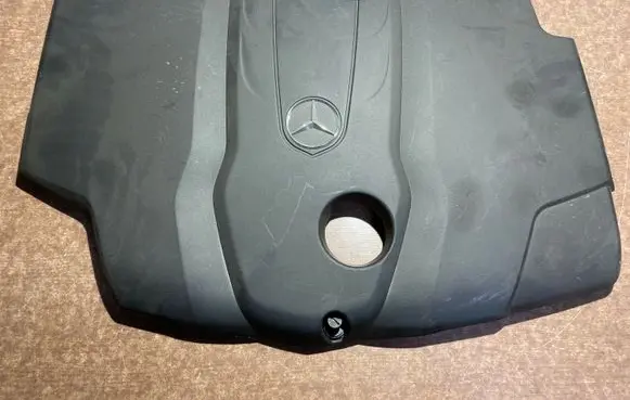 Mercedes-Benz C W205 Engine cover (trim) A6510108512