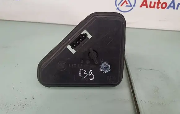 BMW 5 E39 Tail light bulb cover holder 63218371325