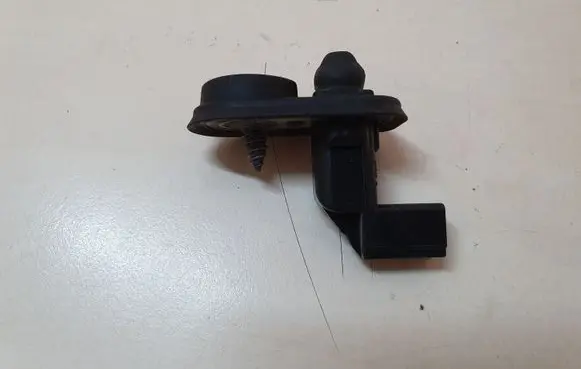 Suzuki Grand Vitara II Rear door sensor 