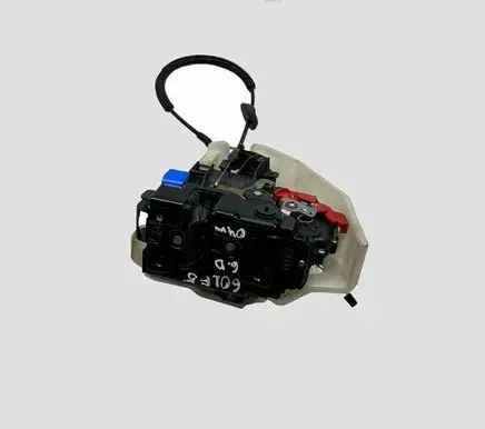 Volkswagen Golf V Rear door lock