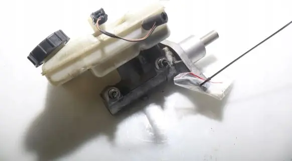 Nissan NV400 Master brake cylinder