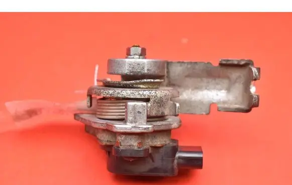 Accelerator throttle pedal