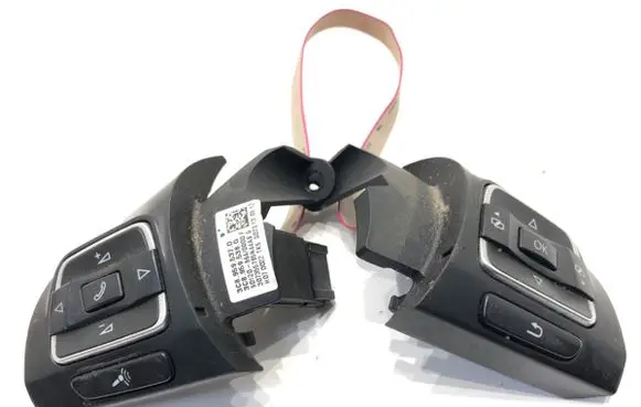 Volkswagen PASSAT B7 Steering wheel buttons/switches 3C8959537D