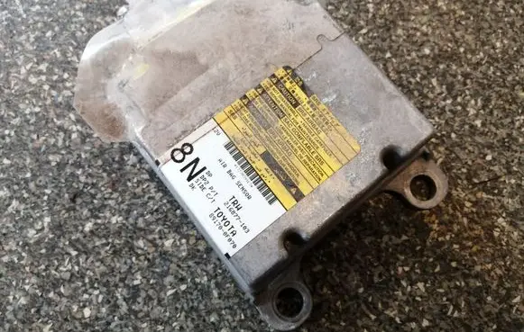 Toyota Corolla Verso E121 Airbag control unit/module 891700F070
