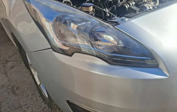 Peugeot 5008 Headlight/headlamp 89907700 9805505380