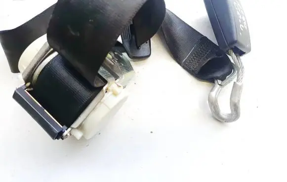 Audi A3 S3 8P Middle seatbelt (rear) 8p0857807b 33030033