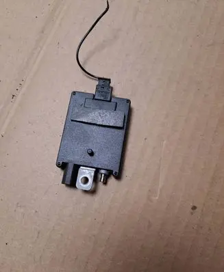 Land Rover Range Rover Sport L320 Aerial antenna switch XUN000051B