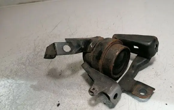 Toyota Corolla Verso AR10 Engine mount bracket
