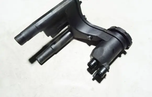 Jaguar S-Type Breather/breather pipe/hose 4R8Q6A785AE