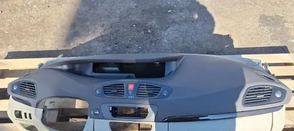 Renault Scenic III - Grand scenic III Dashboard 681000016R 681000028R