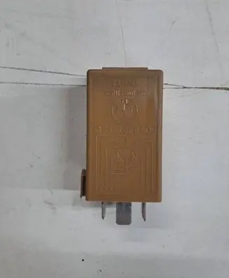 BMW 5 E39 Window wiper relay 8384505
