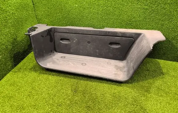 Front sill trim cover