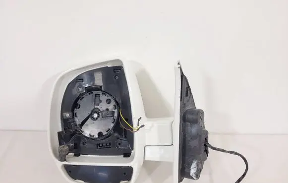 Front door electric wing mirror
