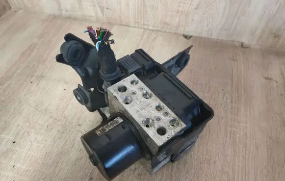 Opel Insignia A ABS Pump 13328651