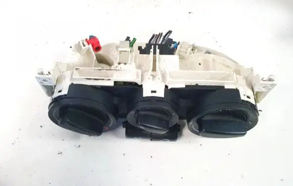 Volkswagen PASSAT B5 Climate control unit