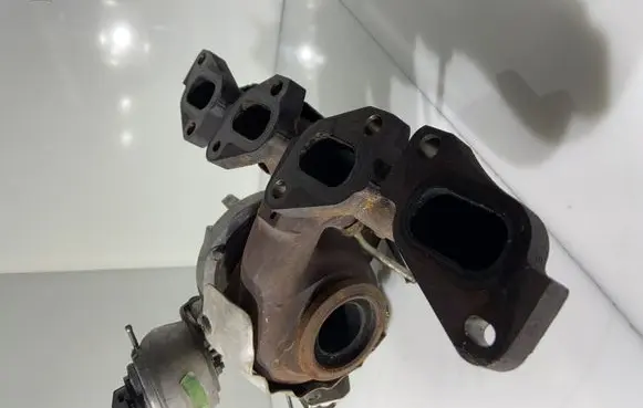 Volkswagen PASSAT B7 Turbo GTC1549VZ 03L253010F