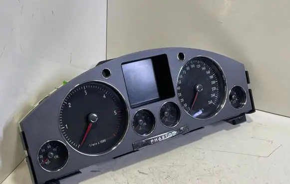 Volkswagen Phaeton Speedometer (instrument cluster) 3D0920882F