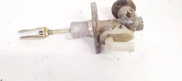 Subaru Legacy Clutch master cylinder 