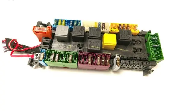 Mercedes-Benz ML W166 Fuse module A1669063901