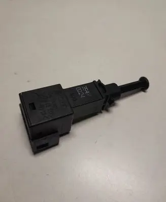 Brake pedal sensor switch