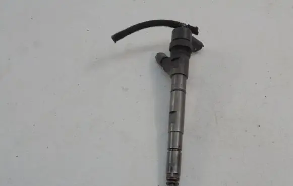 KIA Sorento Fuel injector 338004A000