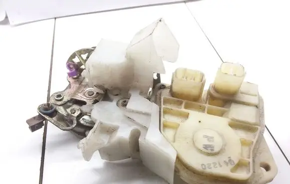 Honda Jazz Front door lock 041220