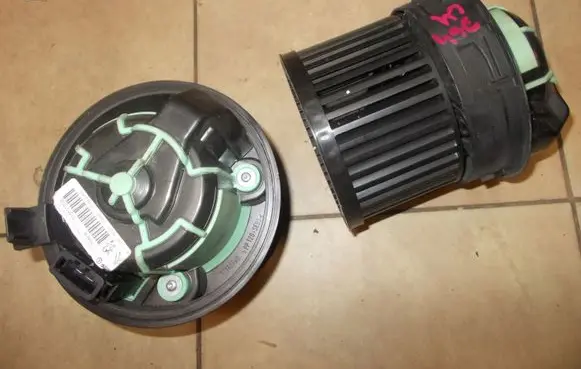 Citroen C4 II Heater fan/blower T1011131B