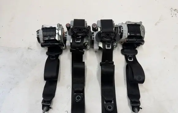 Audi A6 S6 C8 4K Set of seat belts