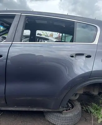 KIA Sportage Rear door