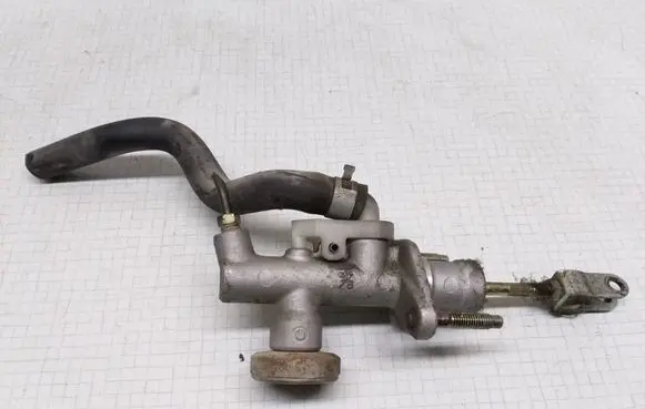 Nissan Almera Tino Master brake cylinder