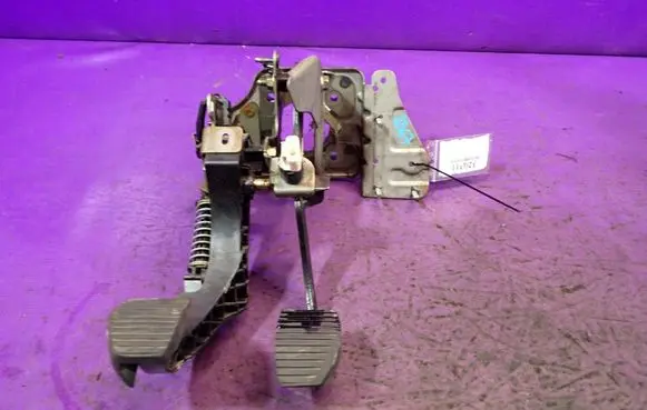 Peugeot 307 CC Pedal assembly