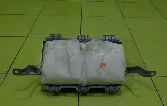 Toyota iQ Passenger airbag 