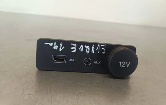 Land Rover Evoque I USB socket connector FK7219C166CC 161018B0087X