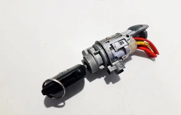 Peugeot 607 Ignition lock n0500109