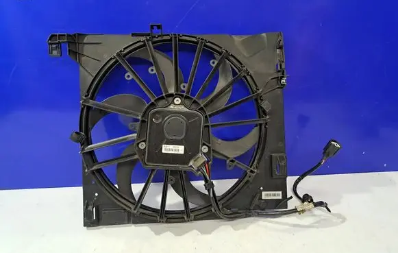 Jaguar F-Type Radiator cooling fan shroud 8W838C607A