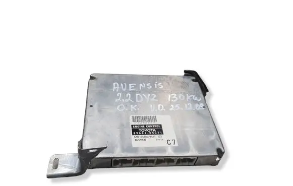 Toyota Avensis T250 Engine control unit/module 8966105C71