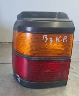 Volkswagen PASSAT B3 Rear/tail lights 333945111