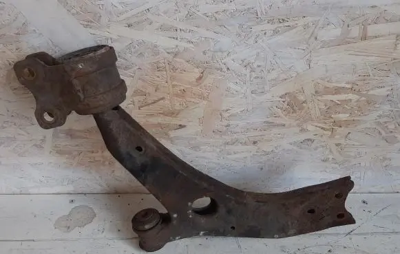 Volvo V50 Front lower control arm/wishbone