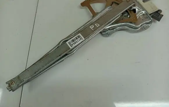 Toyota Avensis T250 Sliding door window regulator with motor