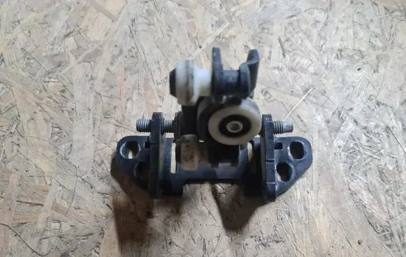 Volkswagen Crafter Sliding door middle roller runner A9067600347
