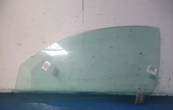 Peugeot 206 CC Front door window glass four-door